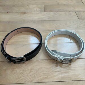 Silver buckle women’s b&w belt bundle